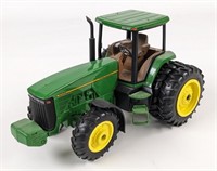 1/16 Ertl John Deere 8400 Tractor w/ Duals