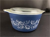 Pyrex Colonial Mist Round Covered Casserole Dish
