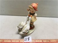 CUTE GIRL WITH GEESE HUMMEL 4.25 INCHES