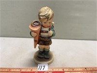 LITTLE SCHOLAR HUMMEL 6 INCH TALL