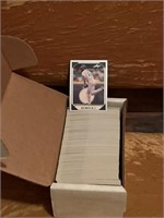 Box w/HUNDREDS & HUNDREDS of Leaf Baseball Cards