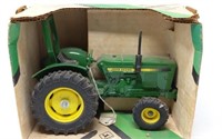 Ertl #581 JD Compact Utility Tractor  1/16 scale
