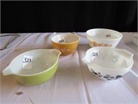 4 PIECES OF EARLY PYREX BOWLS
