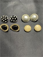 LOT OF 4 SETS CLIP EARRINGS - BLACK AND WHITE