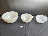 vintage Fire-King white swirl mixing bowls set 3