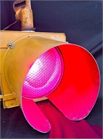 VINTAGE YELLOW ELECTRIC LARGE STOP LIGHT