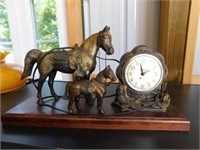 Spartus mantle clock with 2 metal horses & clock,
