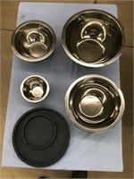 Metal Mixing Bowl Set of 4 with 1 Large Lid