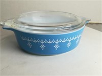 Pyrex Blue Snowflake Garland Bowl with Lid