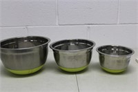 3 Stainless Steel Non Slip Mixing Bowls