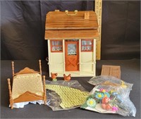 Wizard of Oz - Dorothy's House - Wooden