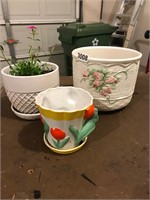 Small and medium flower pots