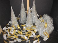 Sparkly Lot of Christmas Decor