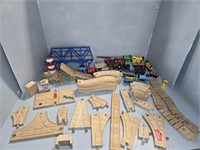 THOMAS TRAIN WOODEN SET