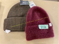 2 Alpine Design Beanies