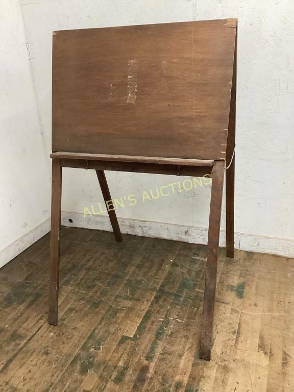 WOODEN DRAFTING EASEL