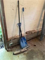 Broom squeegee and short shovel