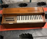 Police Auction: Vintage Organ