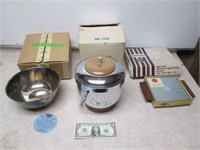 Lot of Vintage Kitchen Collectibles in Boxes -