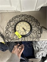 VINTAGE UNITED WALL CLOCK CORP