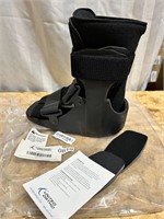 United Ortho fracture boot size med