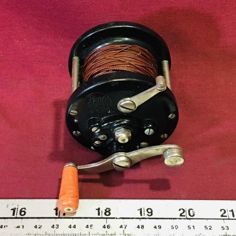 Penn #190 Fishing Reel (Vintage)