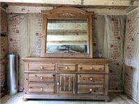 Broyhill Dresser w/Mirror