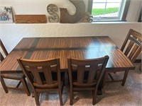 dining room table w 4 chairs