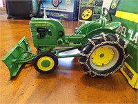 John Deere model "LA" die cast toy tractor