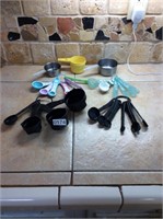 Lot of mixing cups and spoons