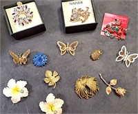 TRAY LOT COSTUME JEWELRY BROOCH PINS ASST LOT