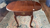 Small drop side table, DREXEL manufacturer, has
