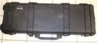 PELICAN WATER TIGHT GUN CASE