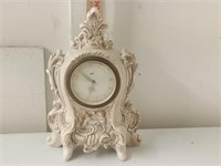 vtg ceramic mantle clock with cherubs