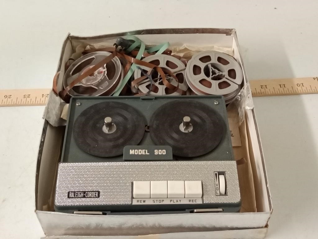 vtg Raleigh-Corder reel to reel tape recorder