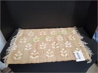 BHG Dave & Jenny 24x36 Floral Jute Accent Rug