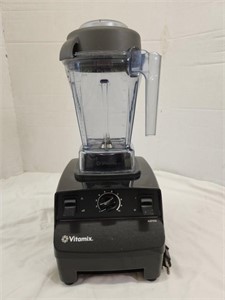 Vitamix Mixer - Turns on