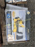 7" WET TILE SAW IN BOX