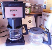 Bunn coffee maker w/ 2 glass carafes - Tupperware