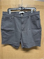 Size 36 Amazon essentials women shorts