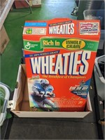 Richard Petty & Barry Sanders Open Cereal Boxes