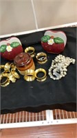 Apple napkin holders / napkin rings