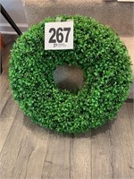 Boxwood Wreath (18") (Den)
