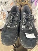 Brooks running shoes size 12
