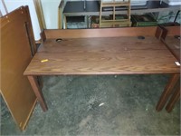 Computer table 5ftx2ft4in