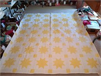 Queen Size "Sun" Hand Sewn Quilt. Like New.