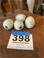 4 ceramic eggs