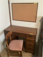 6 drawer knee hole desk, chair,  & cork board