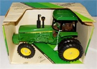 1/16 JD Tractor w/ Duals and FWA
