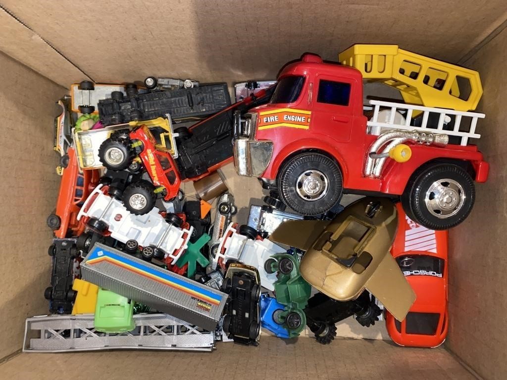 LOT OF TOY CARS